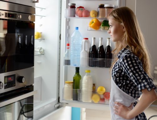 Something Smells Rotten… This Is How to Freshen Up a Smelly Refrigerator