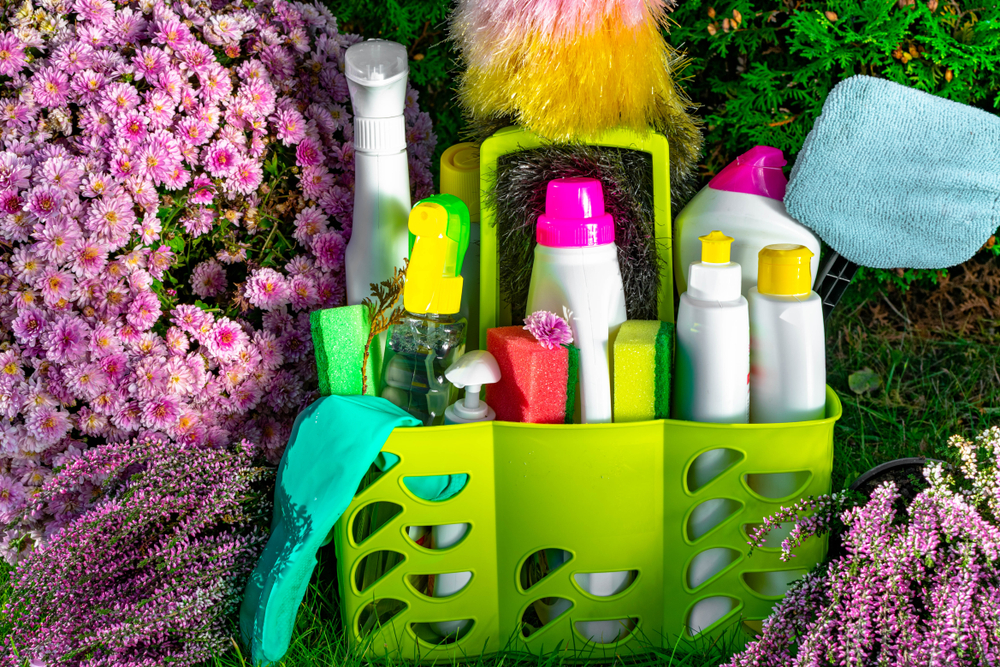 Cleaners,Supplies,And,Cleaning,Equipmenton,Nature,Green,Background eco friendly cleaning supplies | Houston House Cleaning